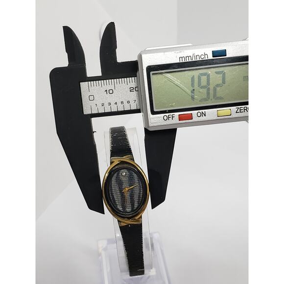 Timex Women\'s watch. Unique gold bevel. 377 BA CELL, 78